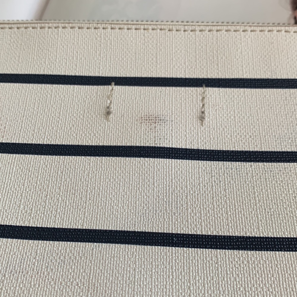 Medium Pouch - Picture 6 of 8